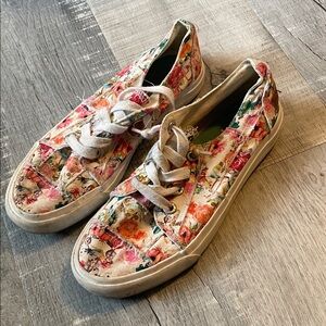 Floral Lace-Up Canvas Sneakers